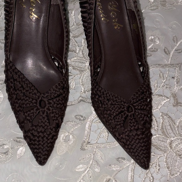 New York Transit Dark Brown Textured Heels - Picture 3 of 8